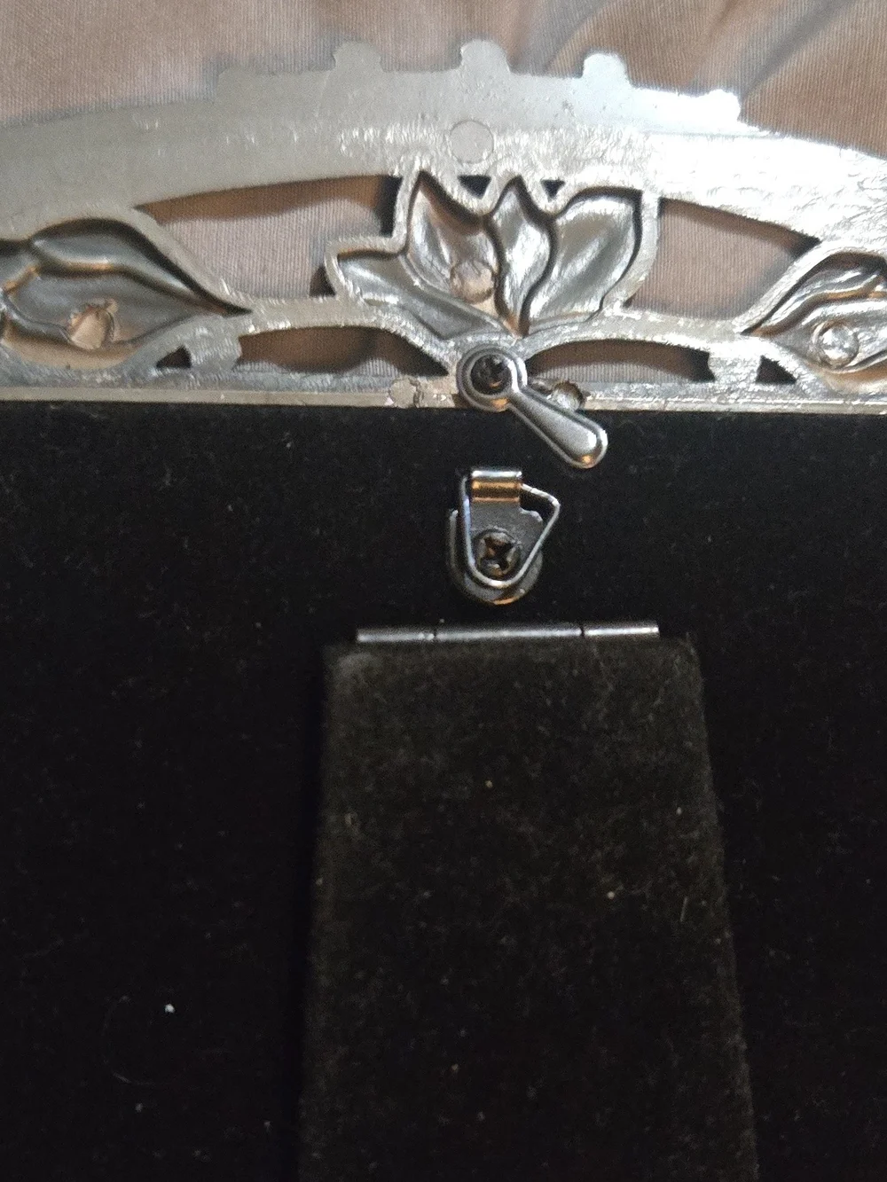 Decorative Pewter Picture Frame in Silver Finish
